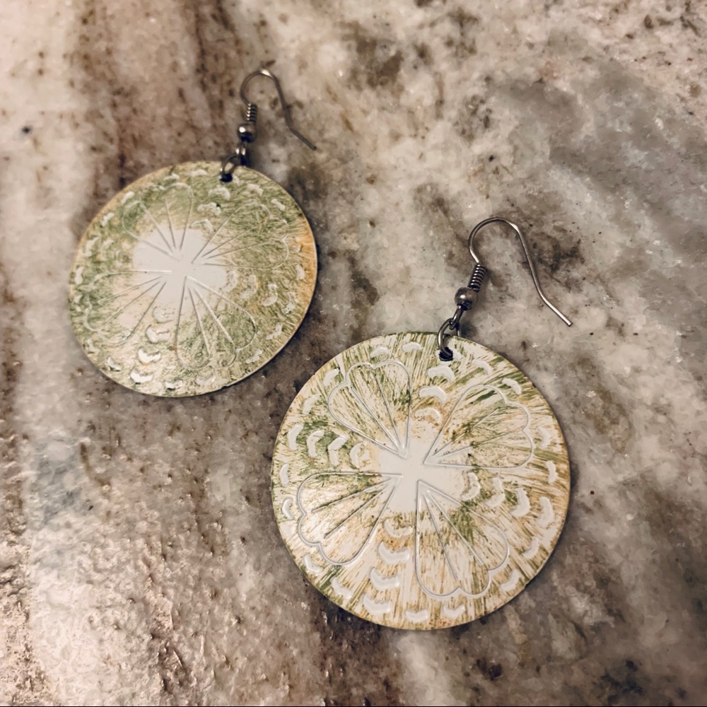 Paparazzi floral disc earrings